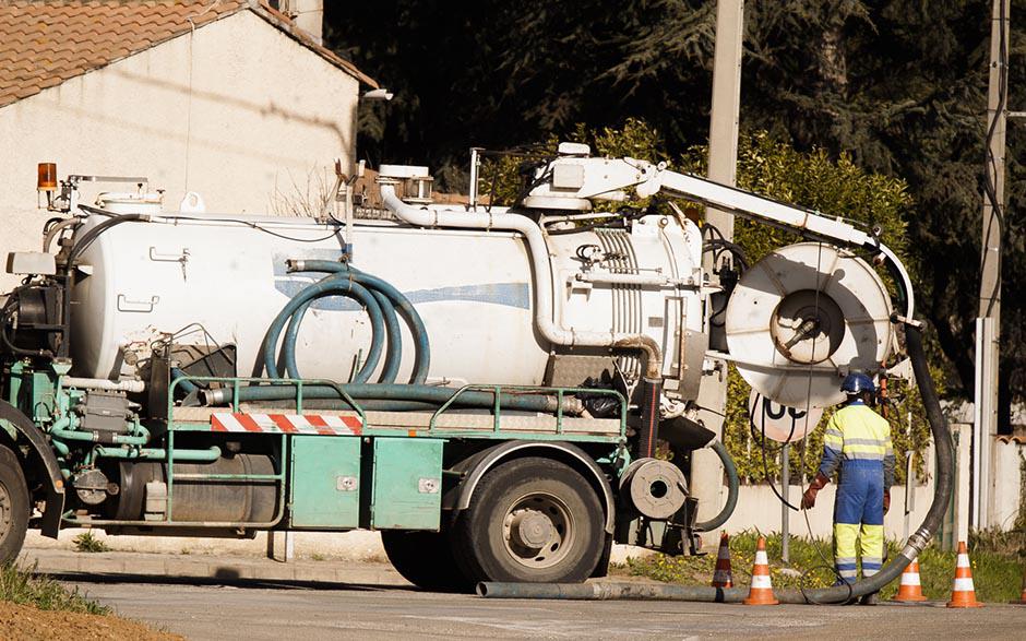comment déboucher canalisation Antony